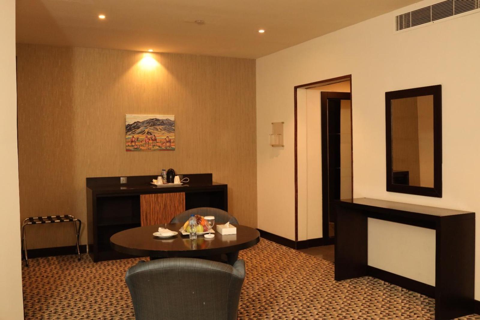 Golden Tulip Hail Extérieur photo