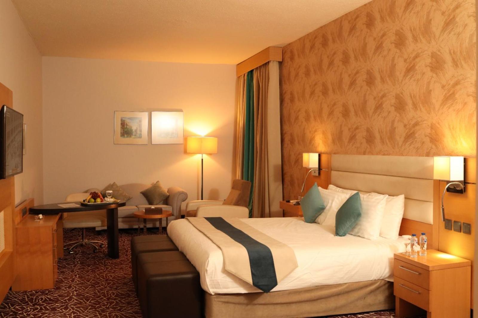 Golden Tulip Hail Extérieur photo