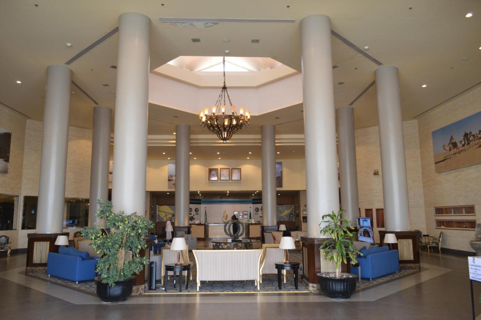 Golden Tulip Hail Extérieur photo