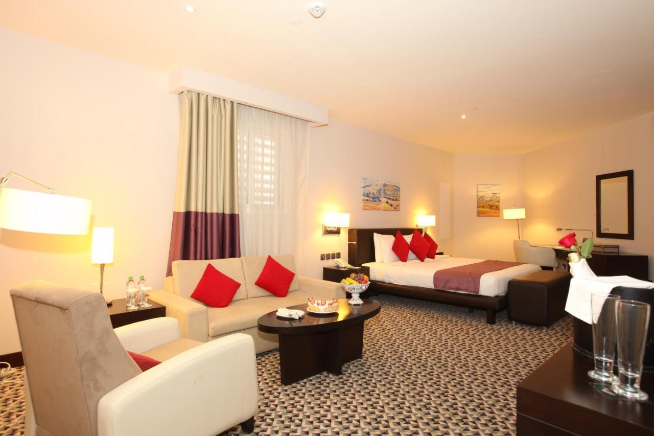 Golden Tulip Hail Extérieur photo